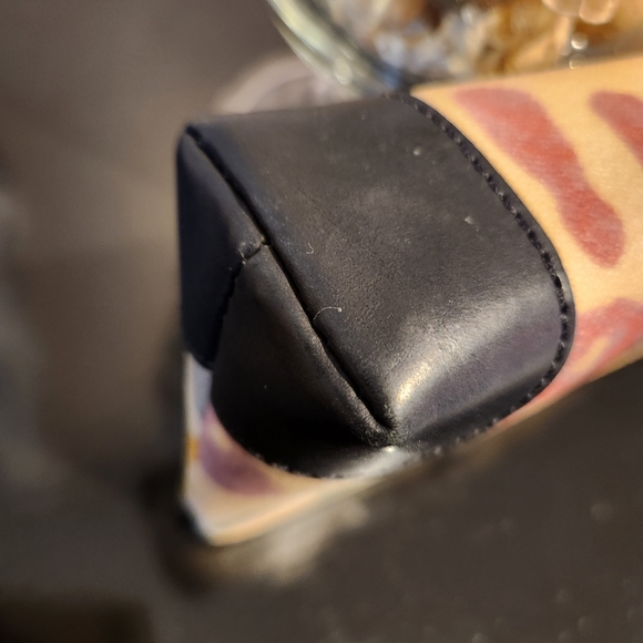 Vintage Rare Dooney & Bourke Hand Print Wristlet - Picture 7 of 12